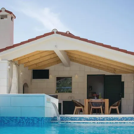 Luxury Malo -