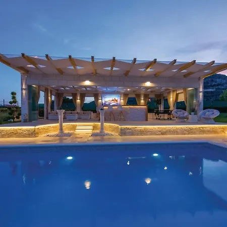 Luxury Malo - Holiday home Trogir